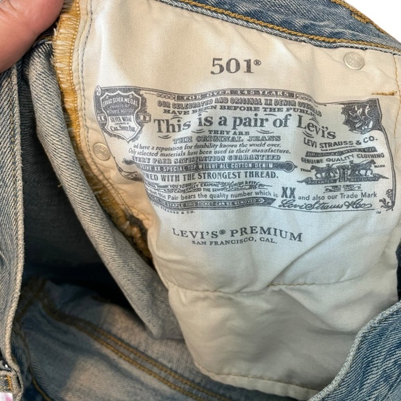 Levi’s 505 Regular Fit Straight Leg Jeans – Size 36x32 – Medium Wash - Picture 7 of 9